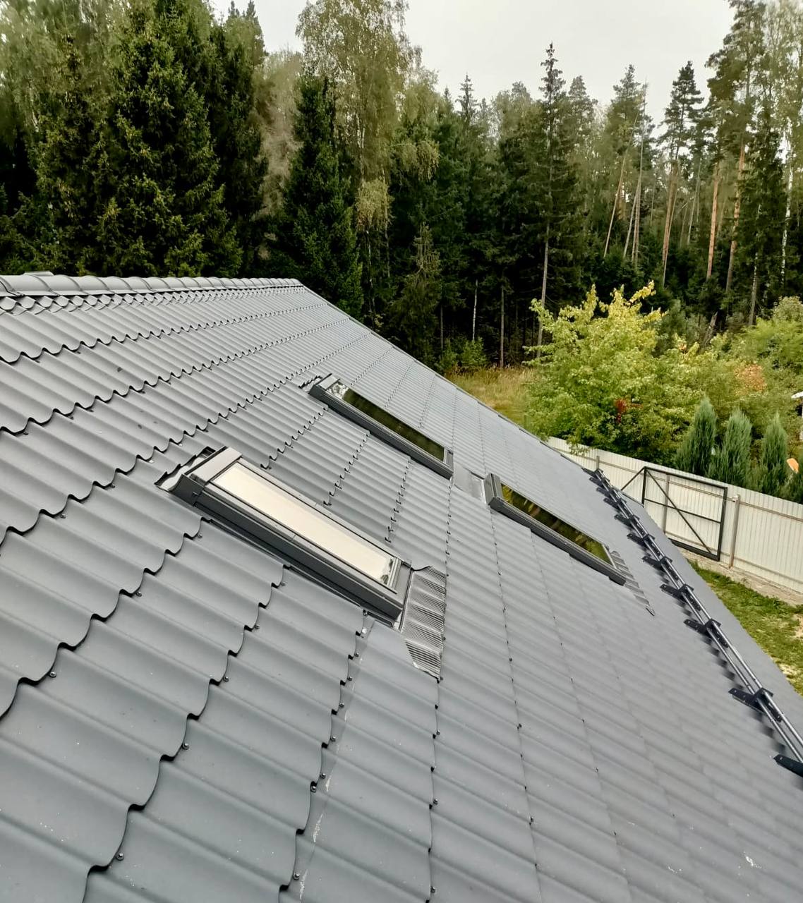 Монтаж RoofLITE 55×98 — 8 штук