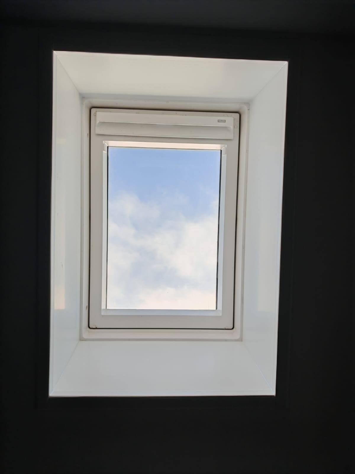 Откосы мансардного окна VELUX из панелей